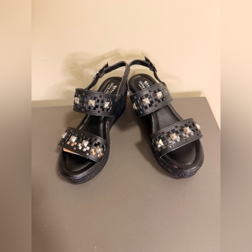 Women’s Spring Step Studded Leather Wedge Sandals NWOT (Size 37 = Womens Size 6)